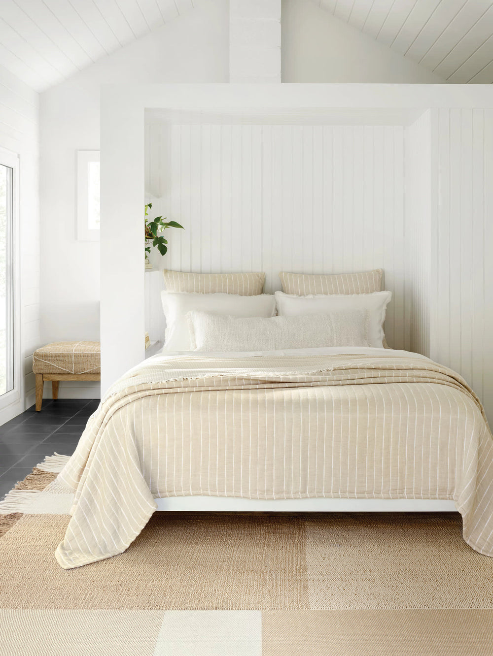 Griffin Linen Decorative Pillow Cover | Ivory