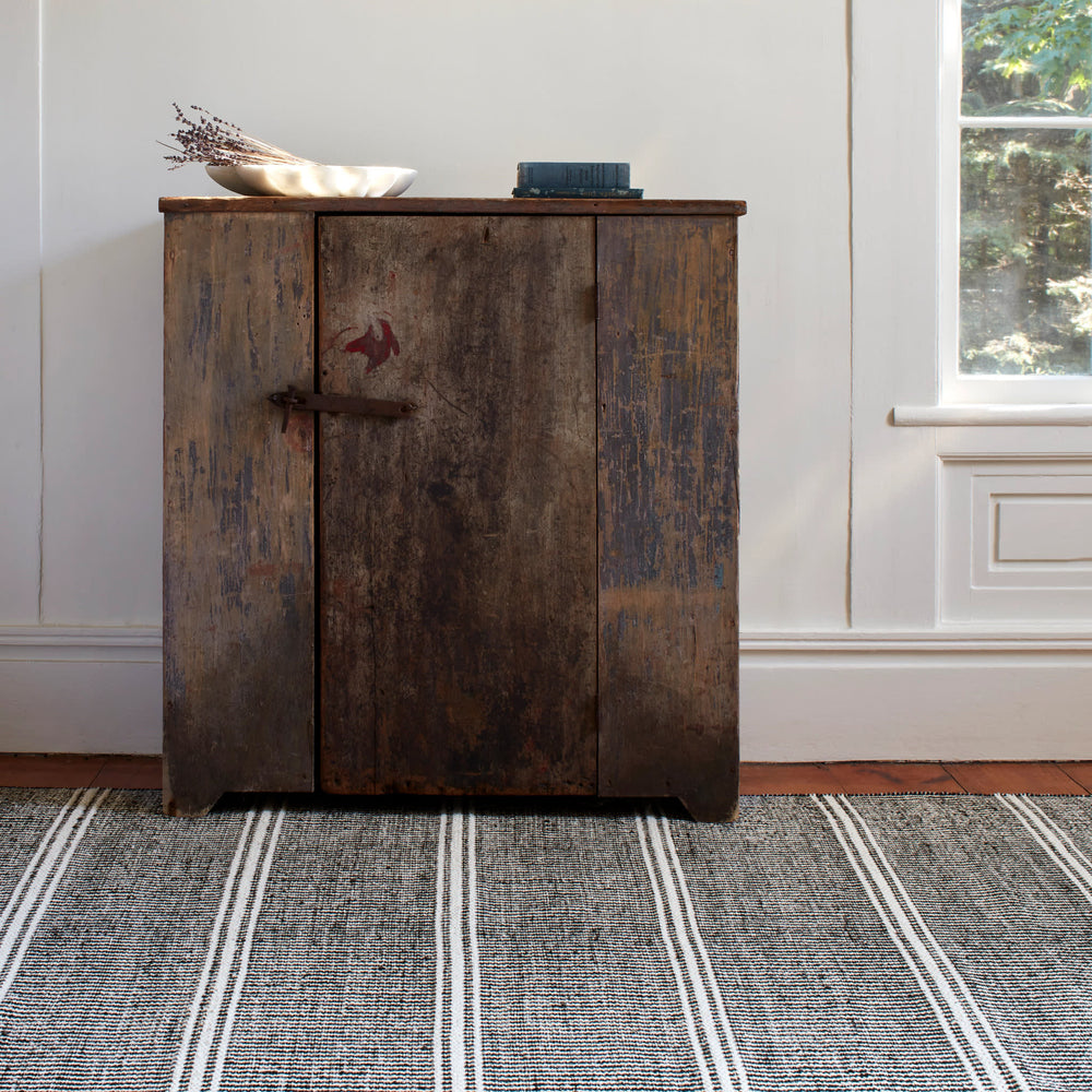 Malta Handwoven Wool Rug | Black/Ivory