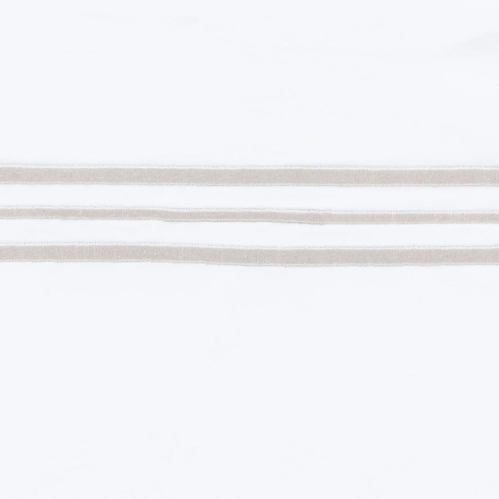 Trio Swatch | Pearl Grey
