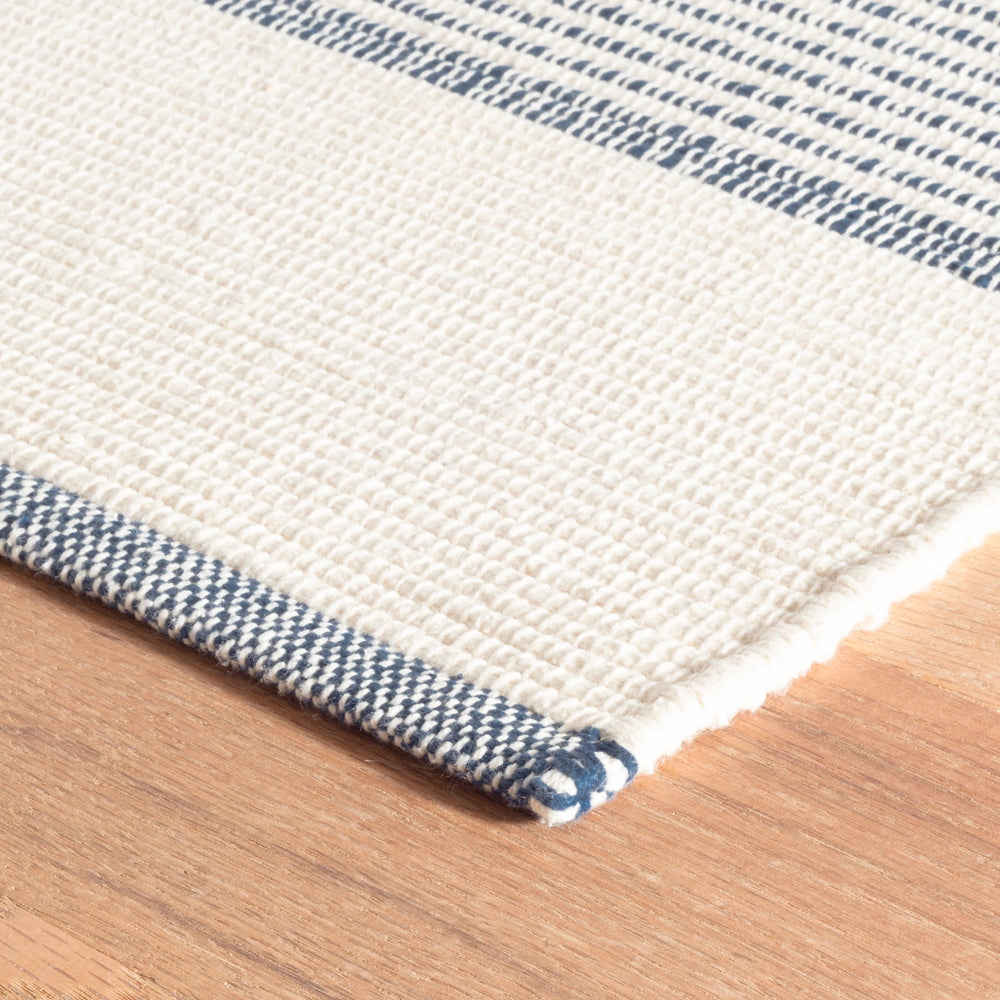 La Mirada Handwoven Cotton Rug | Navy