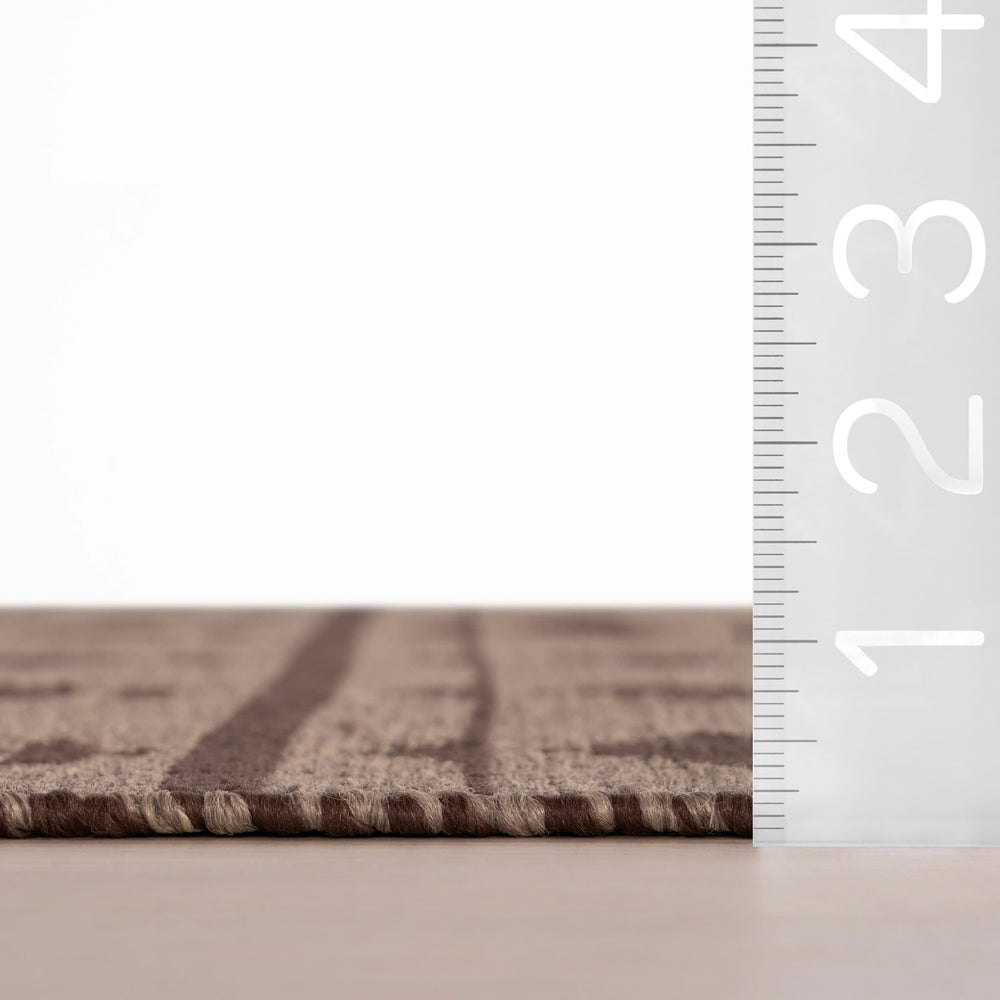 Ellis Woven Indoor/Outdoor Rug | Brown