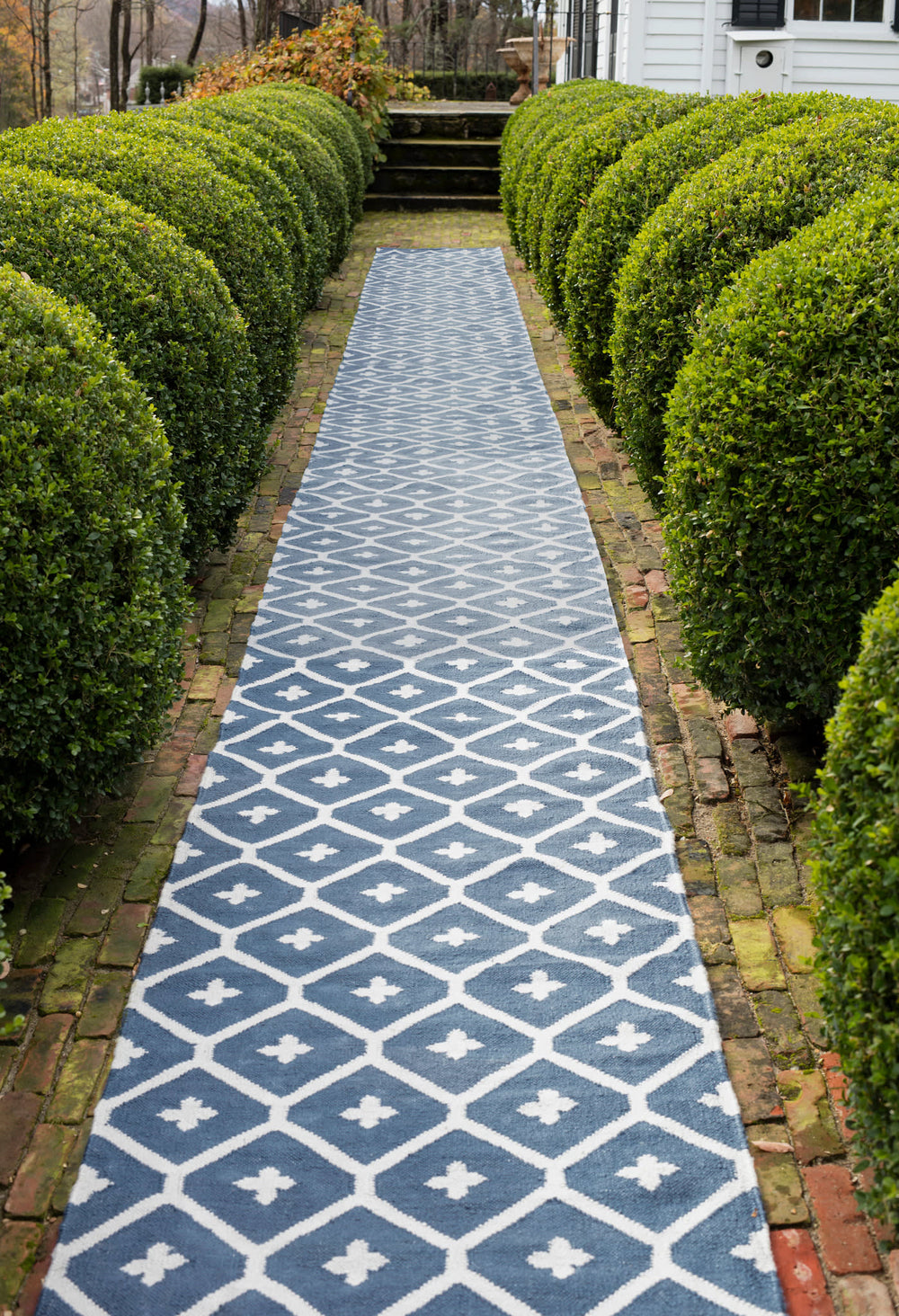 Elizabeth Handwoven Indoor/Outdoor Rug by Bunny Williams | Navy