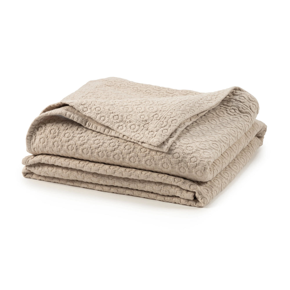 Intaglio Matelasse Coverlet | Oatmeal